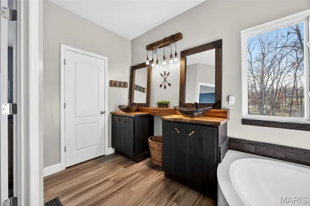 $699,999 | 50 Tahoma Drive, Foristell, MO 63348