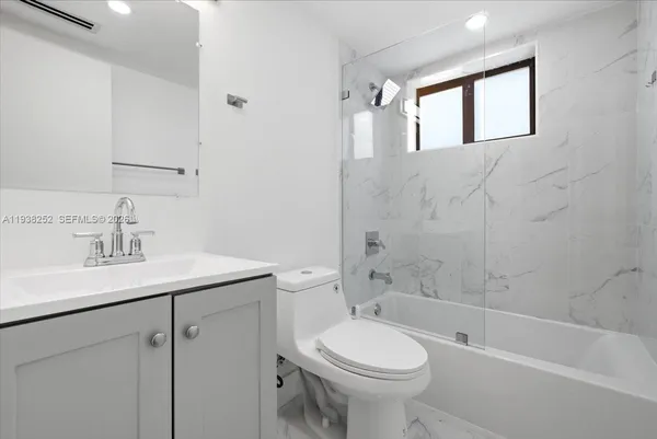 $3,450 | 3522 Southwest 25th Street, Unit 3522, Miami, FL 33133