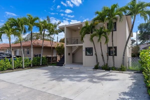 $3,450 | 3522 Southwest 25th Street, Unit 3522, Miami, FL 33133