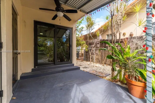 $3,450 | 3522 Southwest 25th Street, Unit 3522, Miami, FL 33133