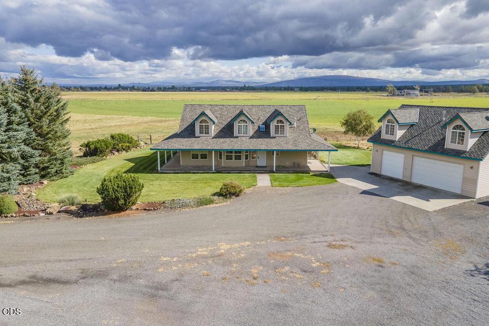 24585 Dodds Road Bend, OR 97701 - Photo 16 of 114