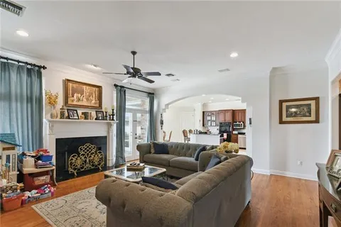$579,900 | 3501 Lake Kristin Drive, Gretna, LA 70056