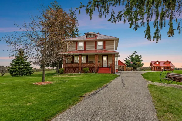 $765,000 | E721 County Rd MM, Iola, WI 54945