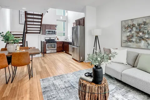 $578,000 | 1915 25th Avenue South, Unit D, Seattle, WA 98144