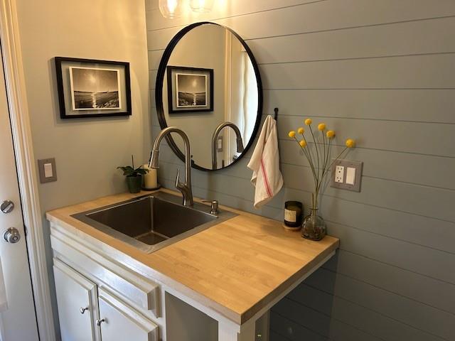 1118 Pinehurst Drive Aptos, CA 95003 - Photo 22 of 23 a bathroom with a sink and a granite