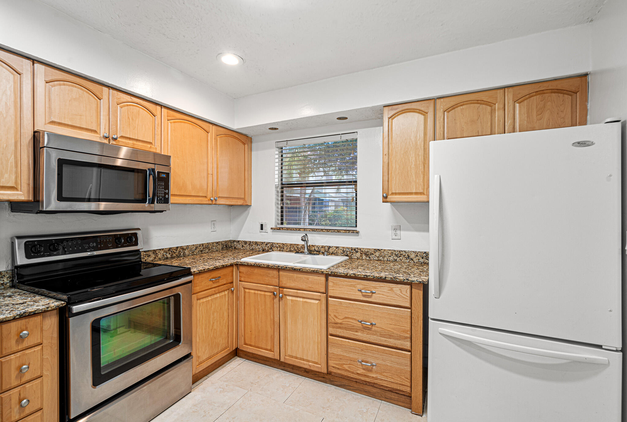 4301 Inlet Circle Greenacres, FL 33463 - Photo 6 of 48 DSC00103