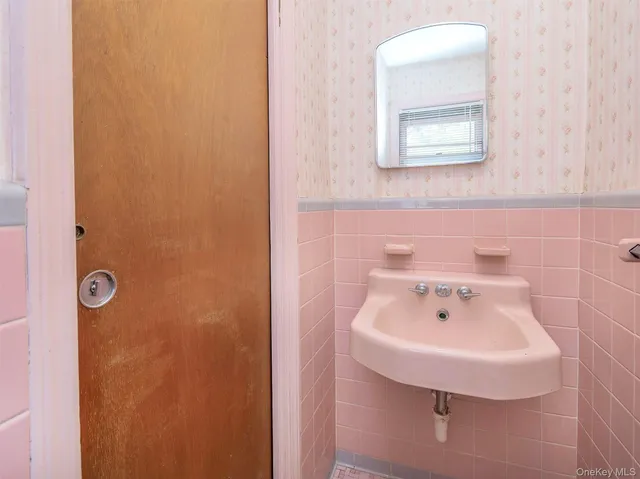 $825,000 | 856 Glen Cove Avenue, Glen Head, NY 11545