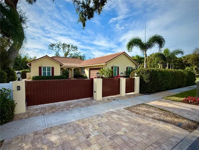 $1,950,000 | 506 Cypress Road, Vero Beach, FL 32963