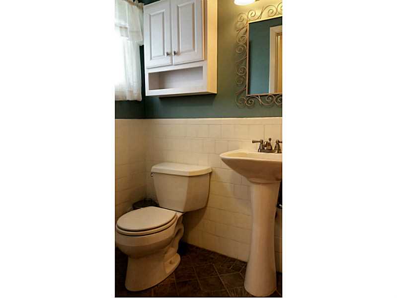 157 Cushing Road Warwick, RI 02888 - Photo 11 of 25 Bathroom.