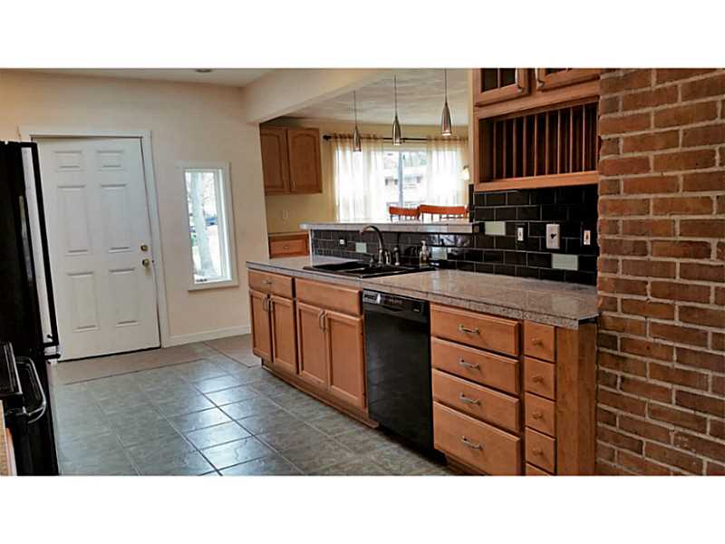 157 Cushing Road Warwick, RI 02888 - Photo 6 of 25 Kitchen.