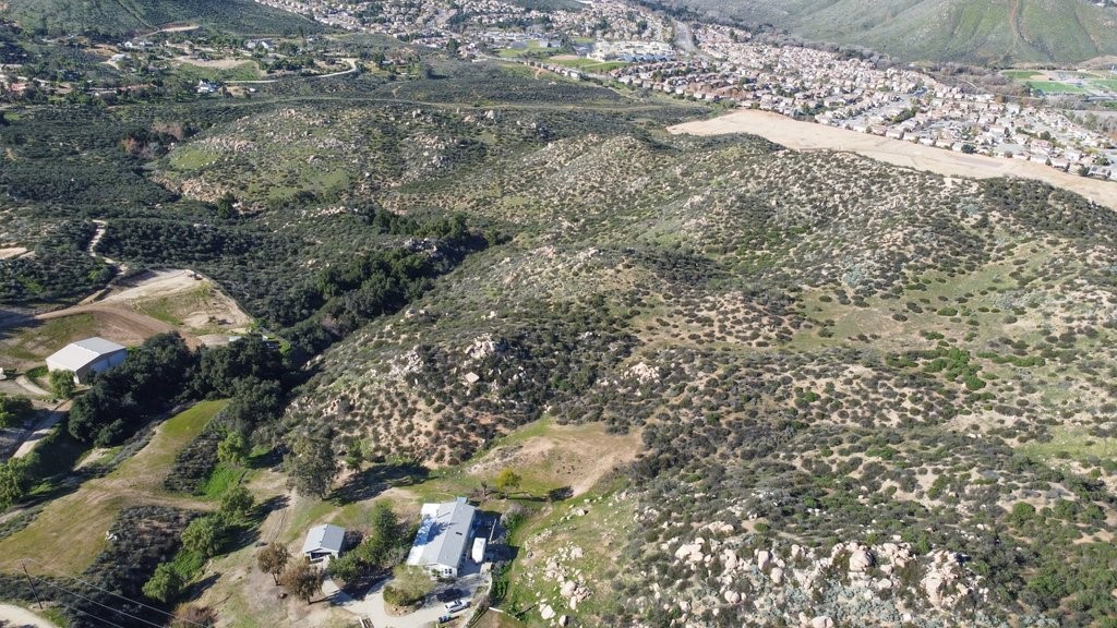 7 Turtle Creek Rd Lake Menifee, CA 92584 - Photo 5 of 20