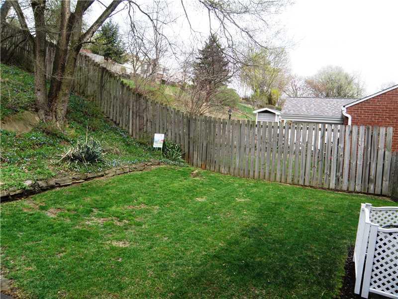 531 Haverhill Road Pittsburgh, PA 15228 - Photo 22 of 25 Yard/Garden.