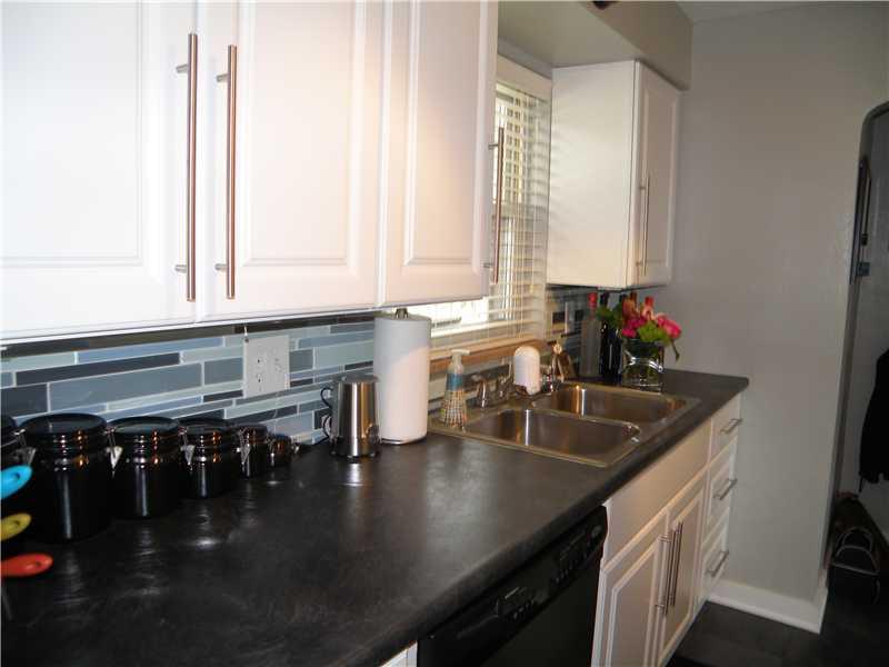 531 Haverhill Road Pittsburgh, PA 15228 - Photo 8 of 25 Kitchen.