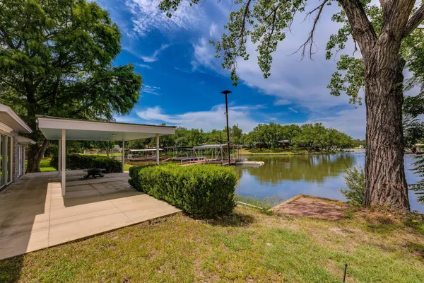 $649,000 | 214 Island Lodges Drive, Buchanan Dam, TX 78609