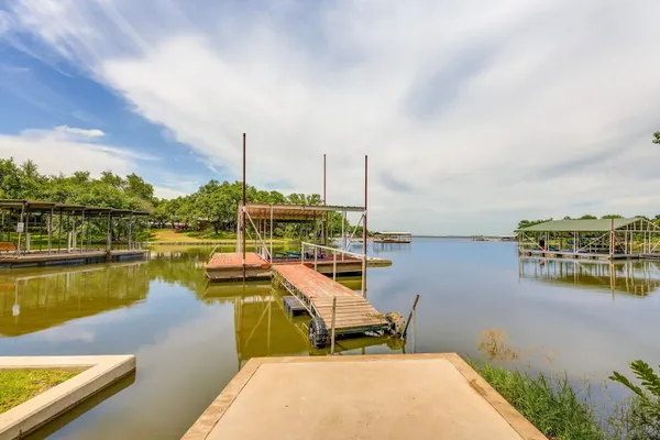 $649,000 | 214 Island Lodges Drive, Buchanan Dam, TX 78609