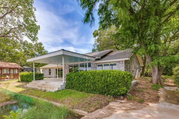 $649,000 | 214 Island Lodges Drive, Buchanan Dam, TX 78609