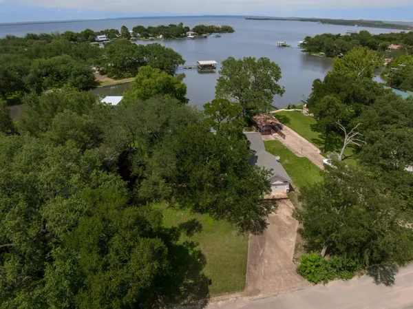 $649,000 | 214 Island Lodges Drive, Buchanan Dam, TX 78609