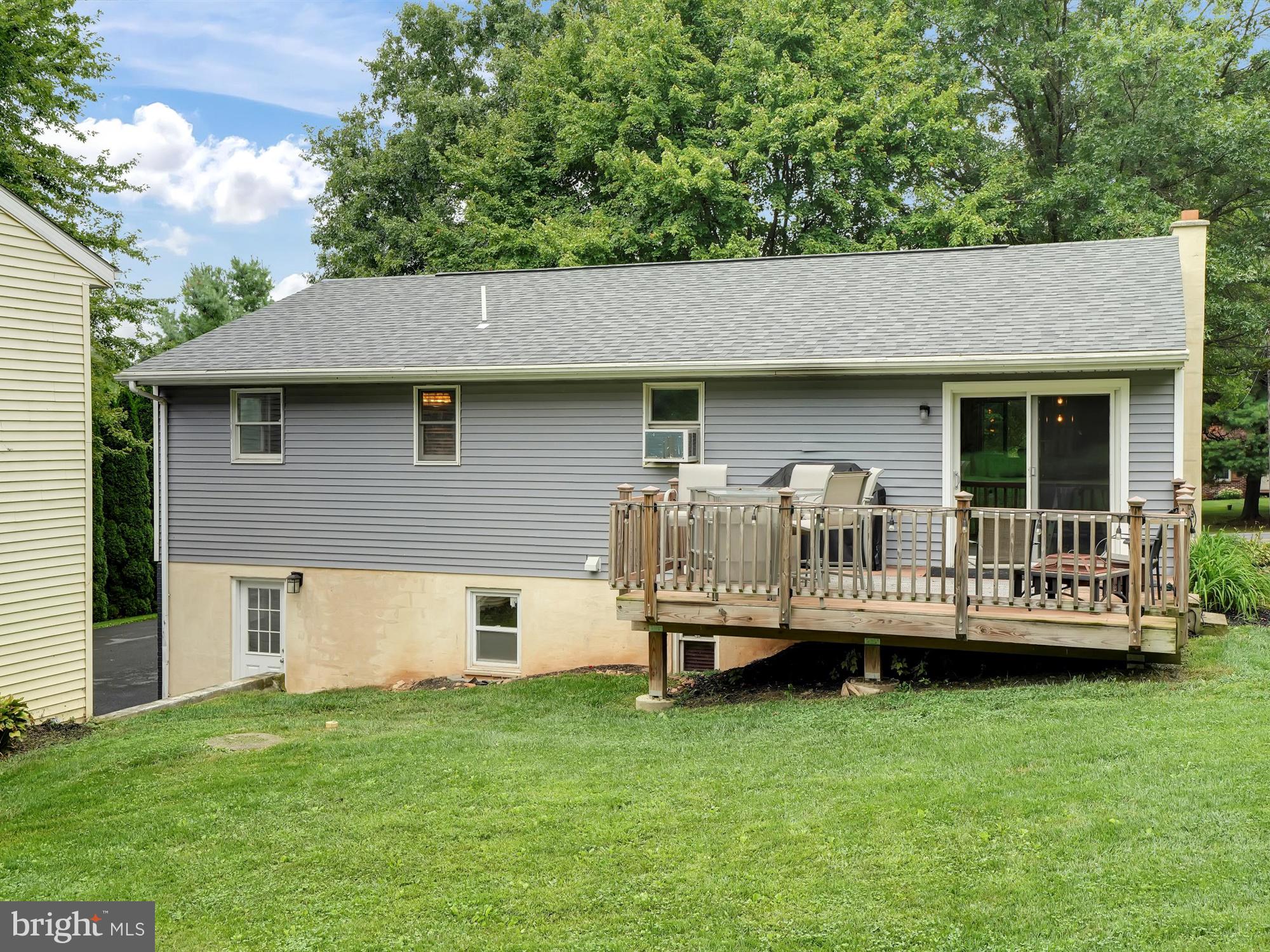 6753 Elizabethtown Road Manheim, PA 17545 - Photo 28 of 30 VIEW DECK