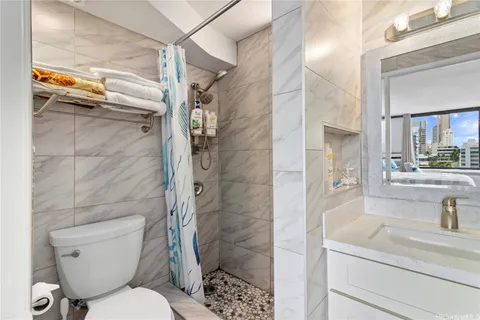 $370,000 | 444 Niu Street, Unit 1007, Honolulu, HI 96815