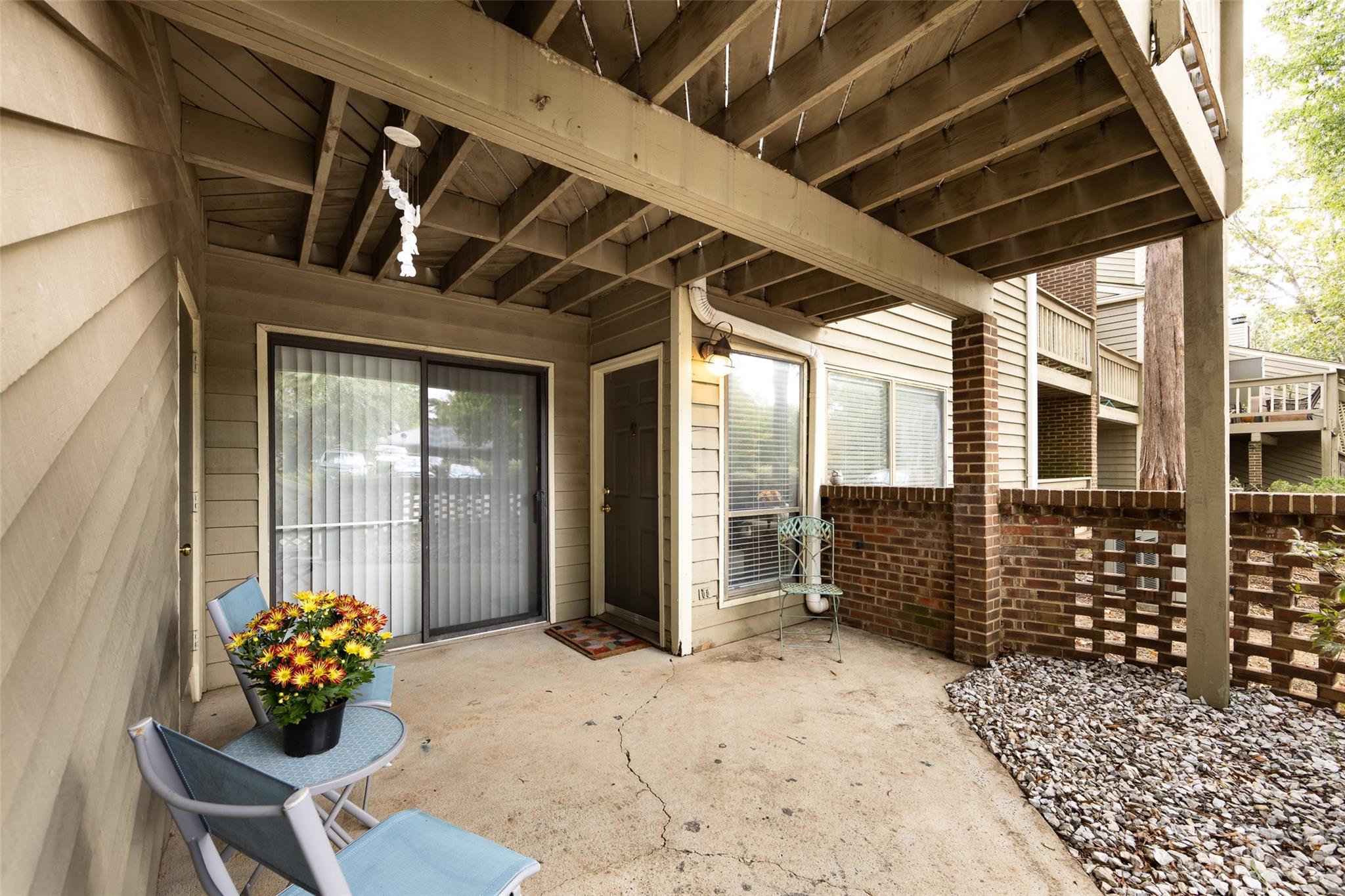 1604 Sharon Road West, Unit 27 Charlotte, NC 28210 - Photo 3 of 28 a front view of a house