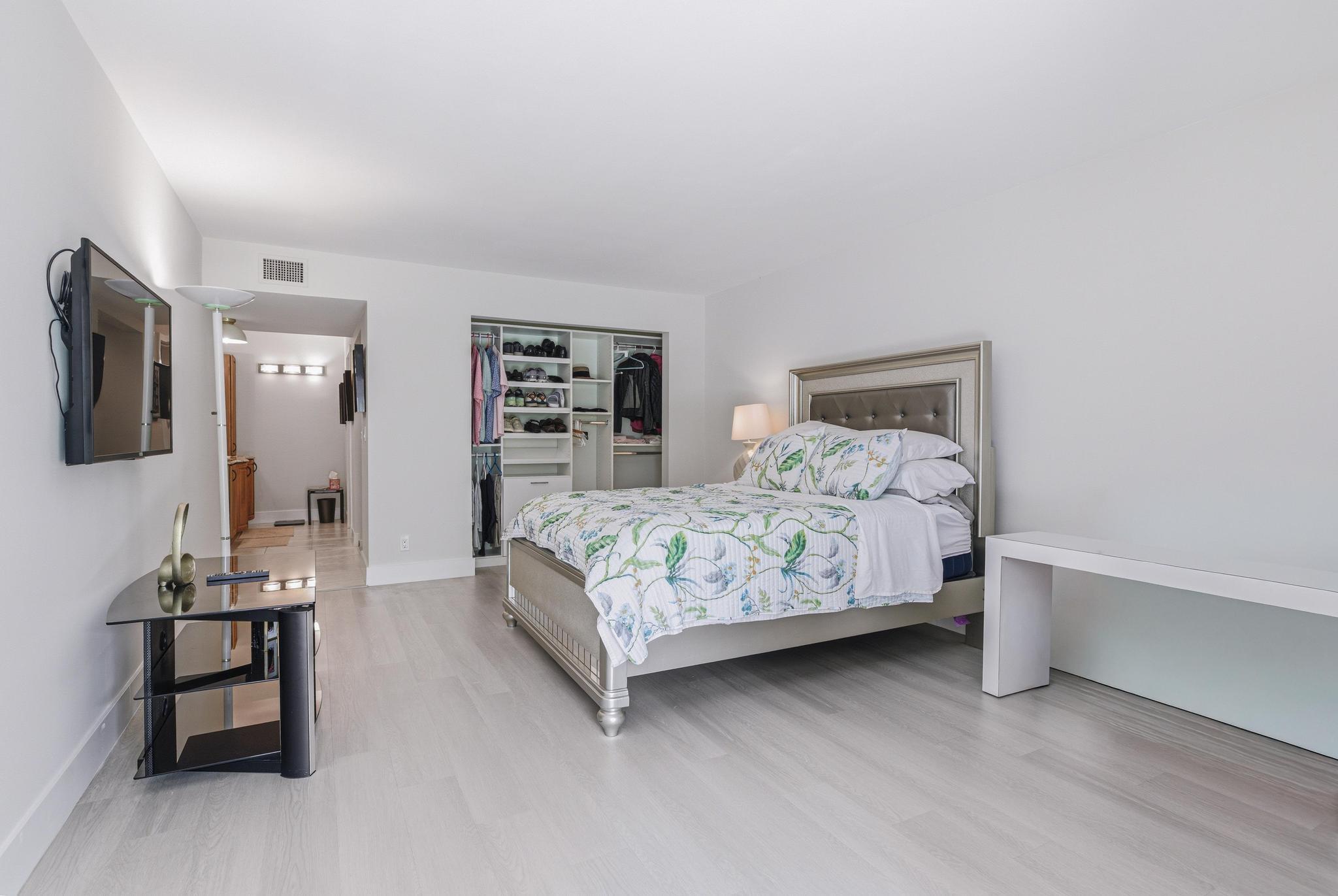 5800 Camino Del Sol, Unit 106 Boca Raton, FL 33433 - Photo 13 of 36 PRIMARY BEDROOM