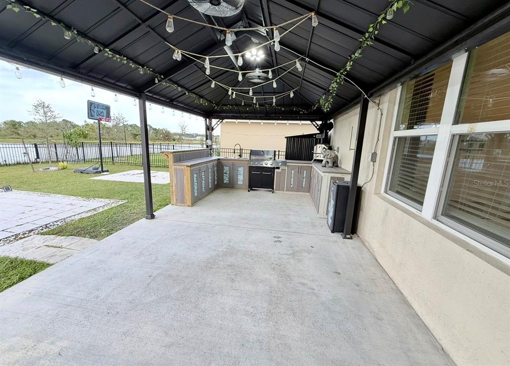 2731 House Finch Road Harmony, FL 34773 - Photo 66 of 95 a view of a garage