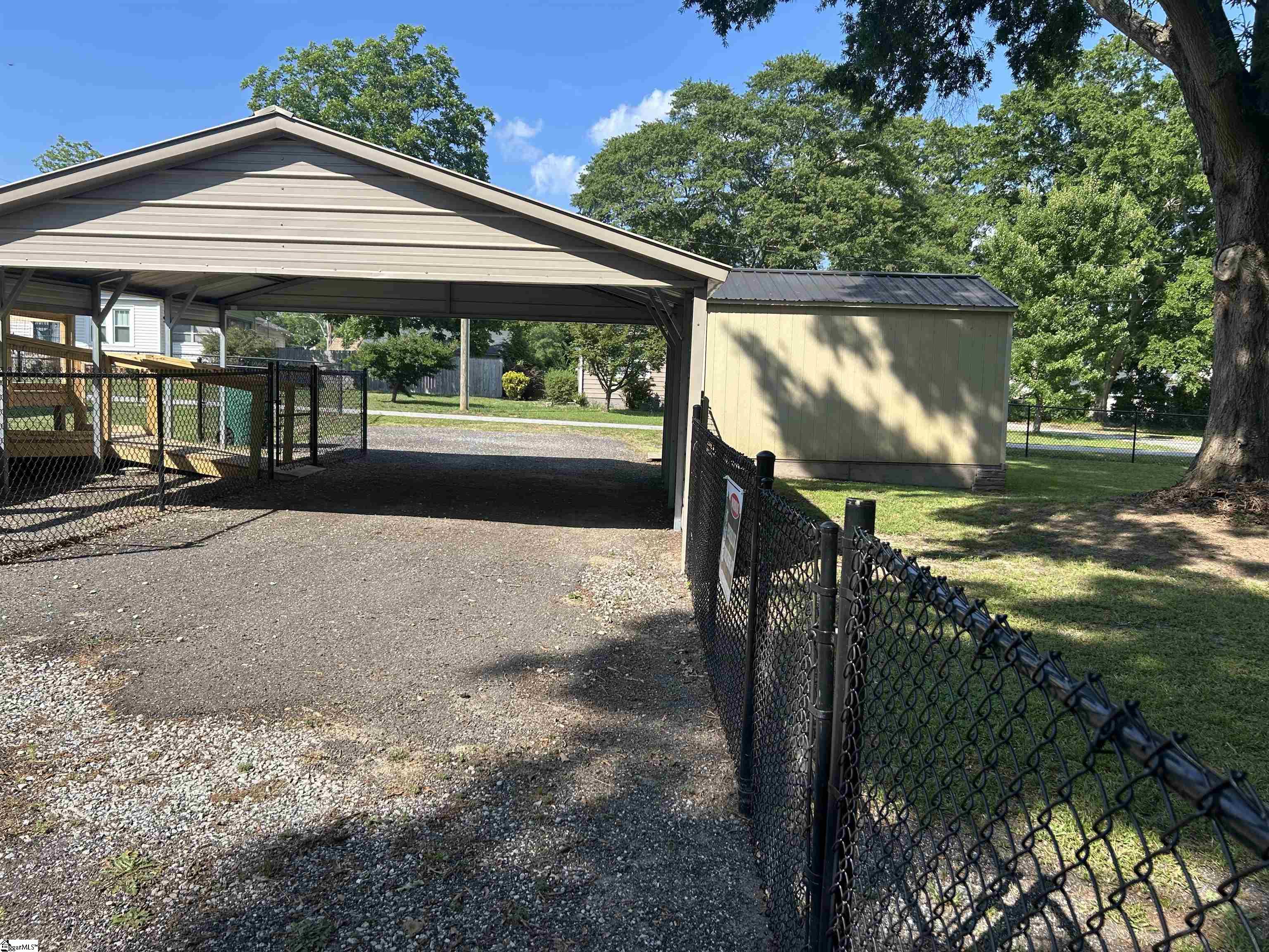 306 Shands Street Clinton, SC 29325 - Photo 6 of 41
