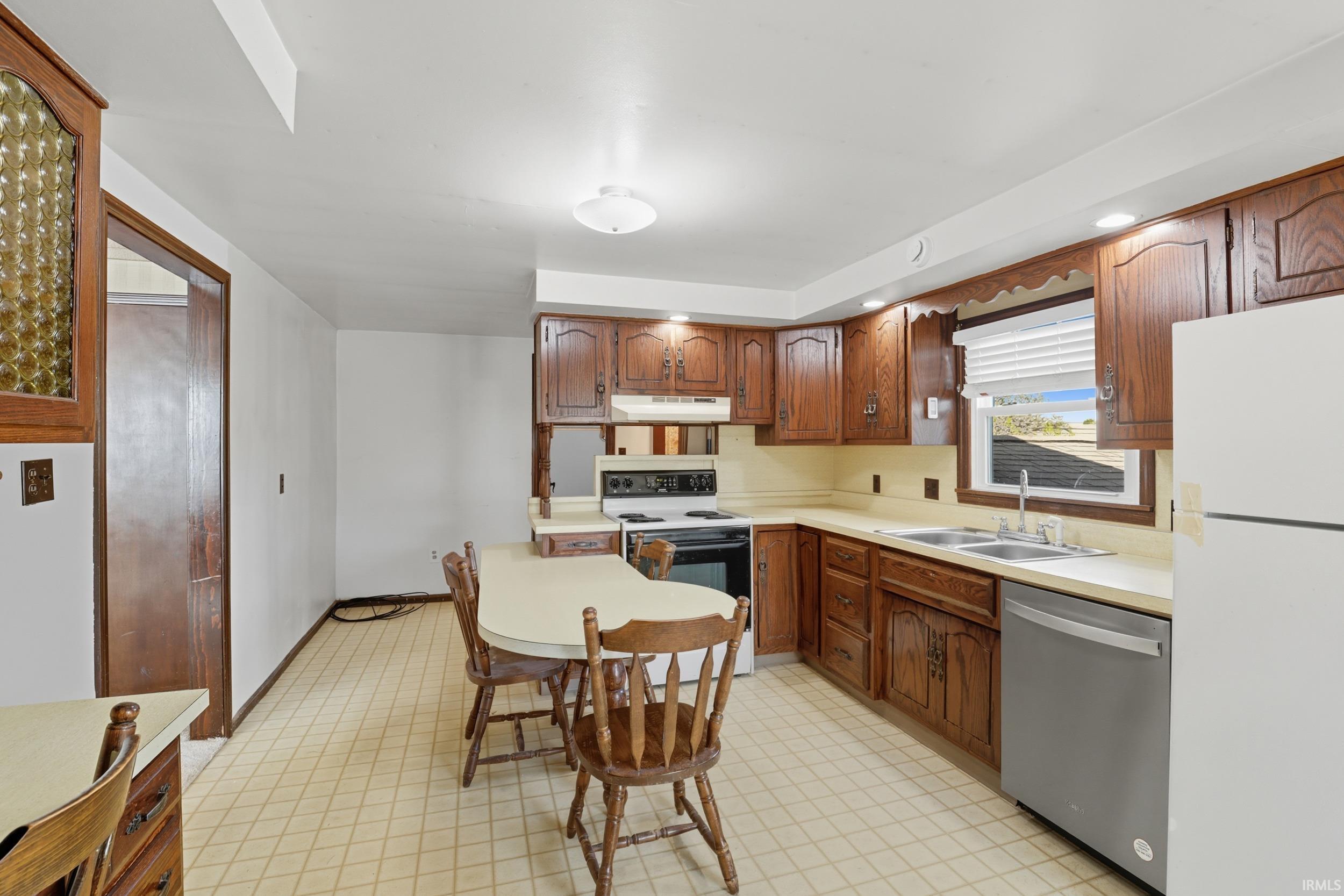 420 West Maple Street Waterloo, IN 46793 - Photo 16 of 29 Gallery Image 16