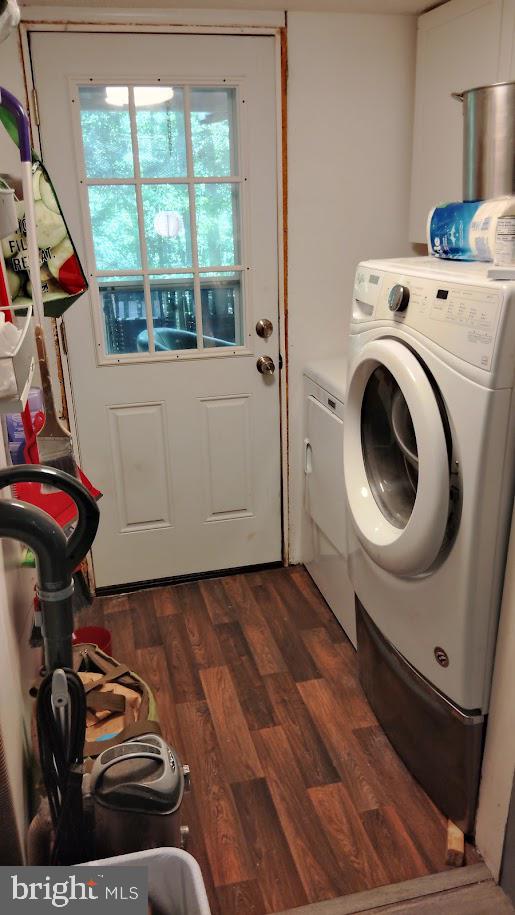 13025 Thunder Road King George, VA 22485 - Photo 20 of 34 Bright and functional laundry space.