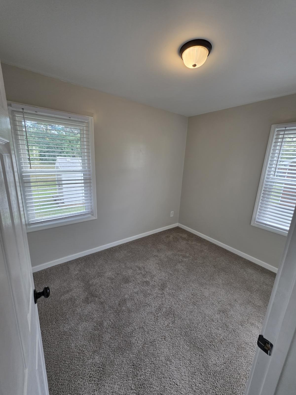 602 Johnson Street Murfreesboro, TN 37130 - Photo 13 of 28 an empty room with windows