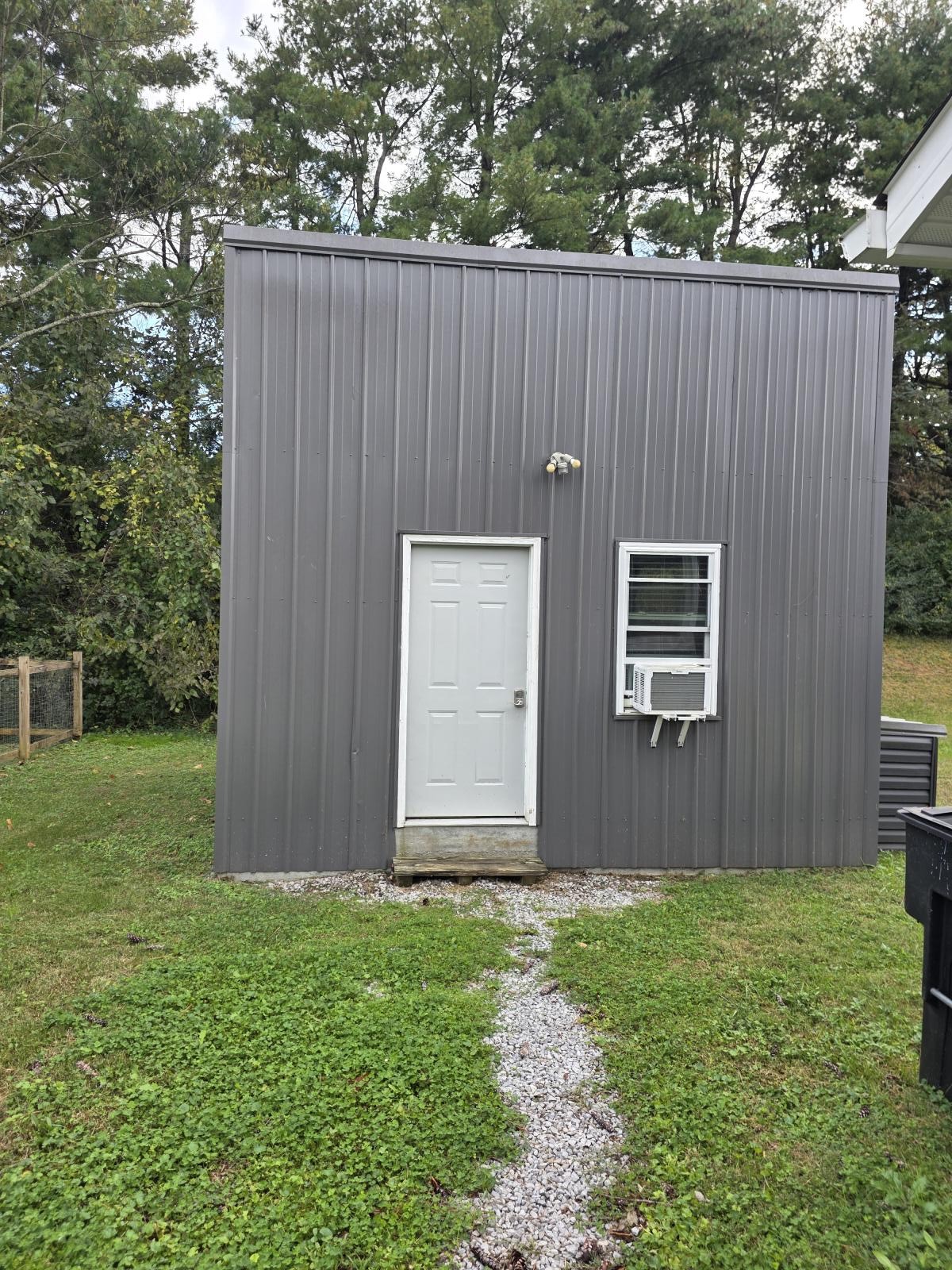 602 Johnson Street Murfreesboro, TN 37130 - Photo 22 of 28 a view of outdoor space with deck and backyard