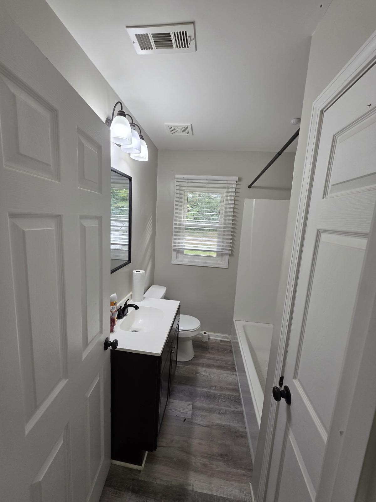 602 Johnson Street Murfreesboro, TN 37130 - Photo 9 of 28 a room with a mirror and a window