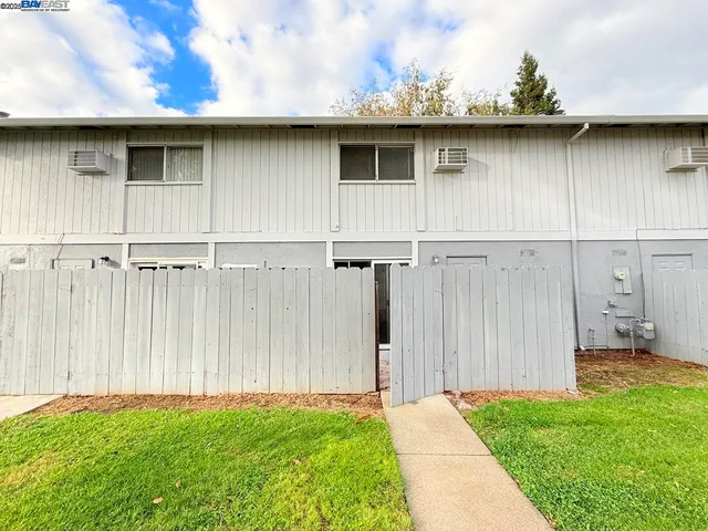 $275,000 | 68 El Toro Court, Fairfield, CA 94533