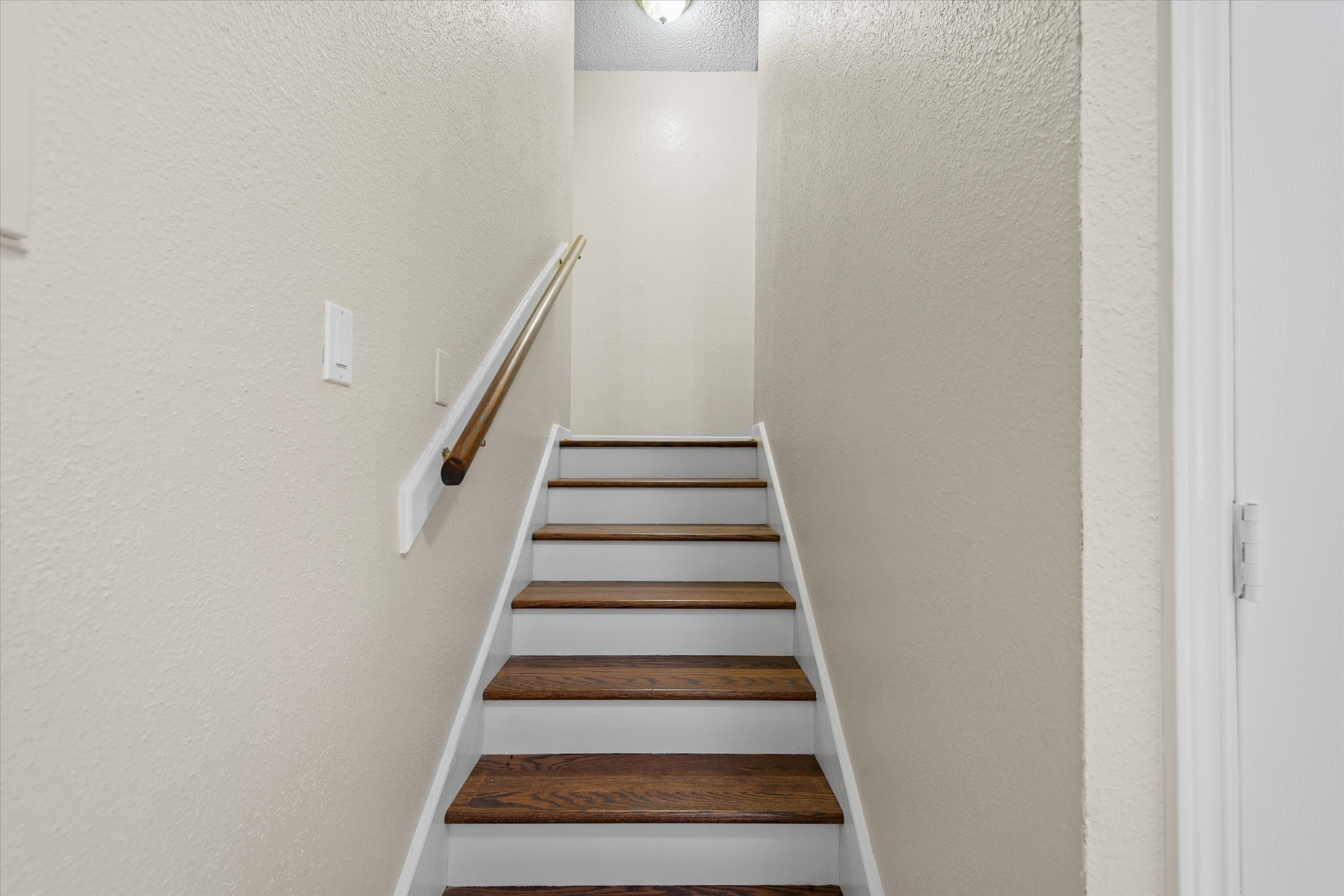 18 Antilles Lane Nassau Bay, TX 77058 - Photo 12 of 44 Stairway to Bedrooms