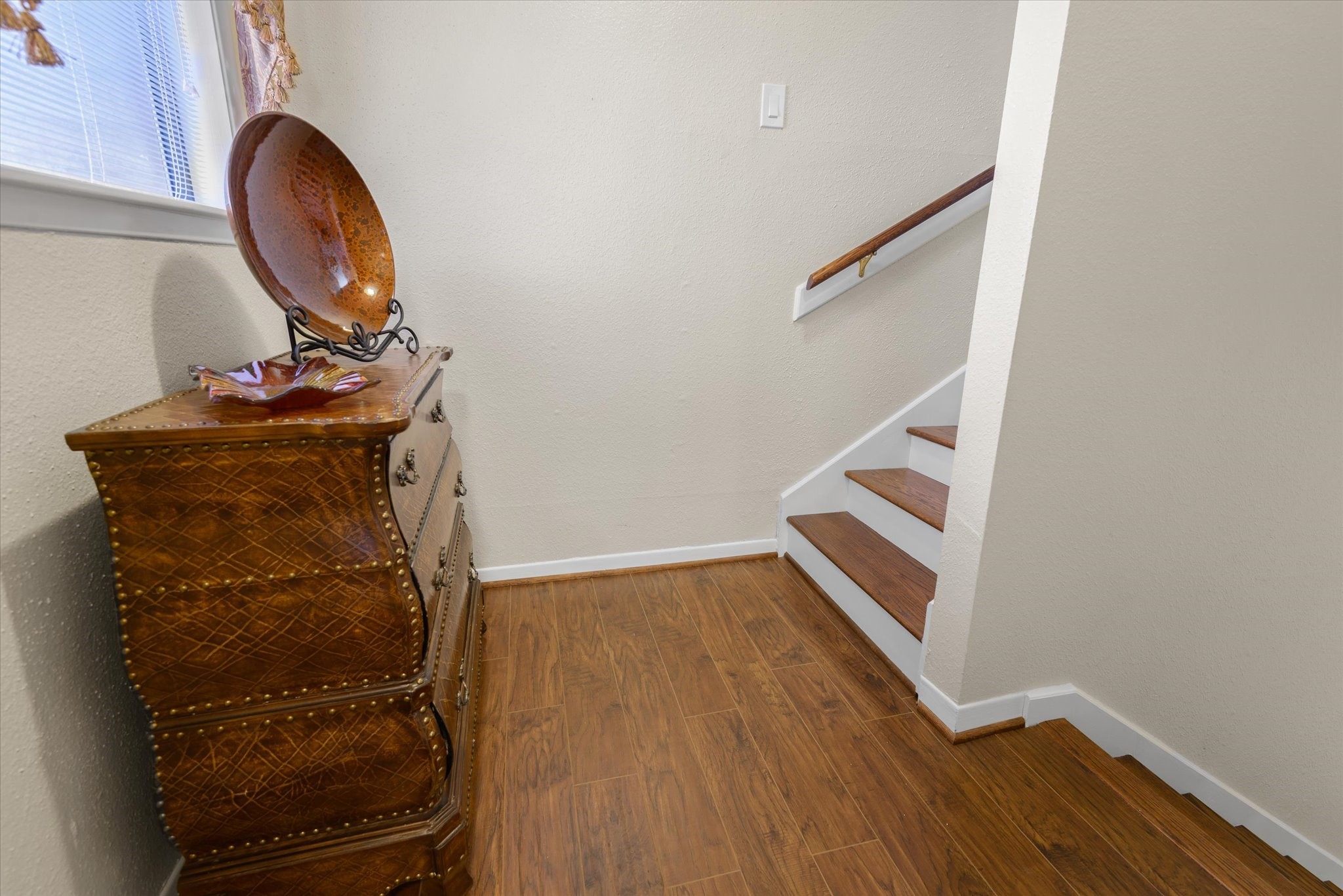 18 Antilles Lane Nassau Bay, TX 77058 - Photo 21 of 44 a view of a room with wooden floor and white walls