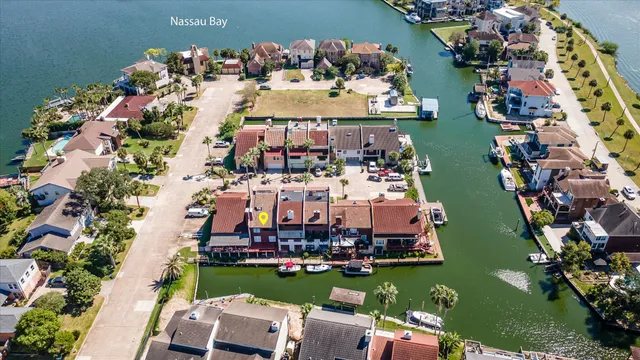 $415,000 | 18 Antilles Lane, Nassau Bay, TX 77058