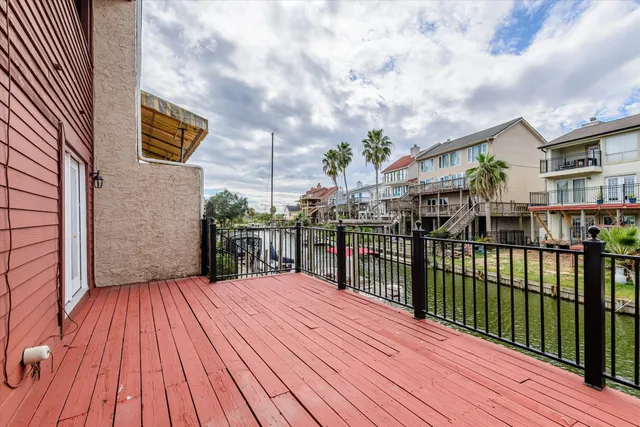 $415,000 | 18 Antilles Lane, Nassau Bay, TX 77058