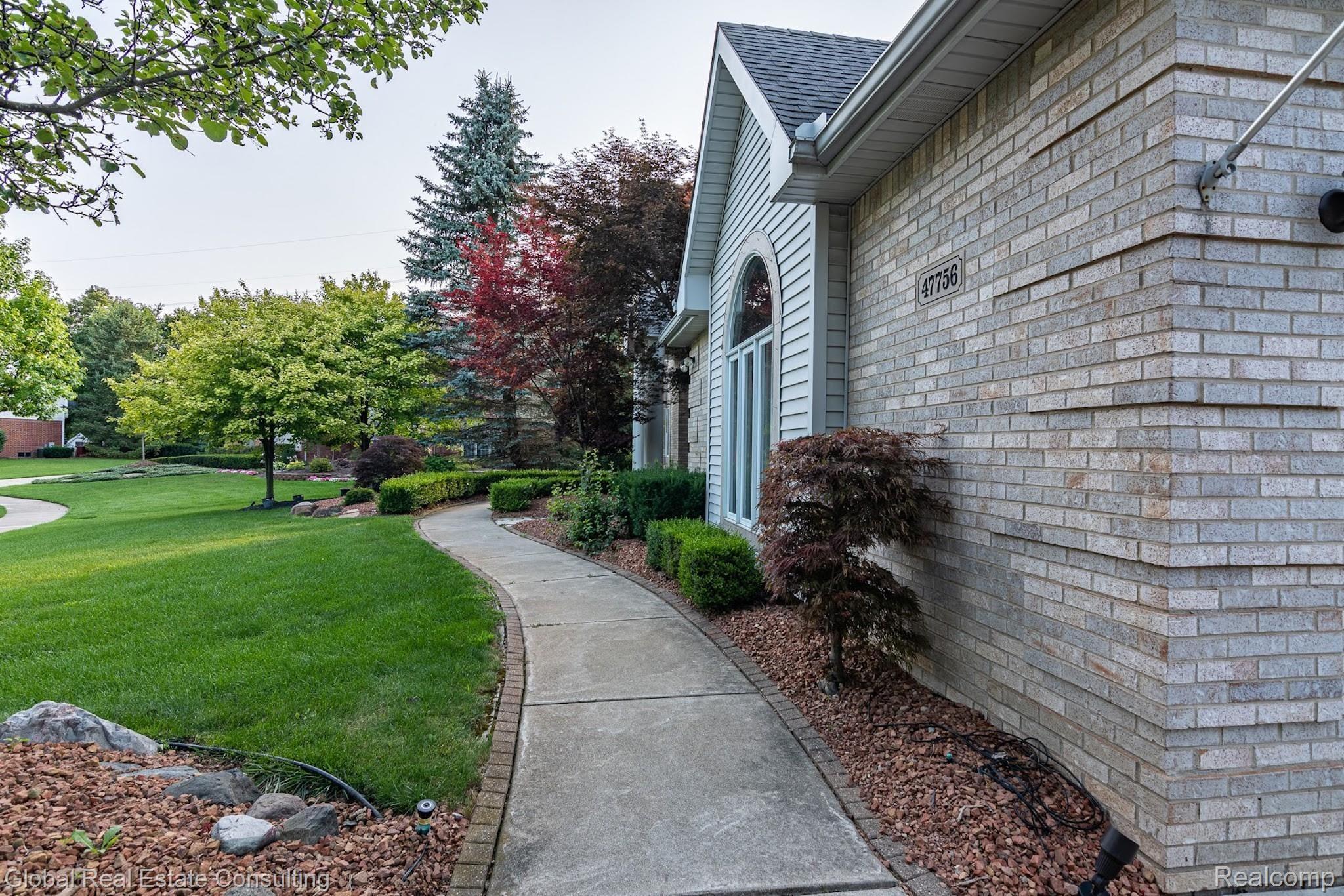 47756 Rochester Drive Novi, MI 48374 - Photo 48 of 62 IMG_1134.JPG