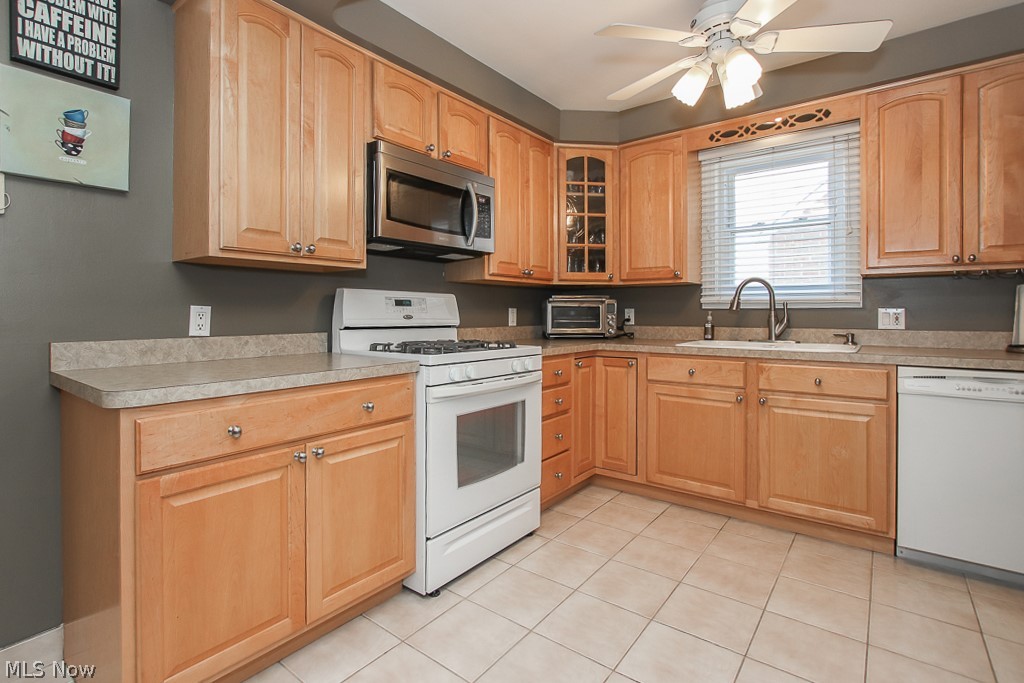 5692 Cherokee Road Cleveland, OH 44124 - Photo 6 of 32