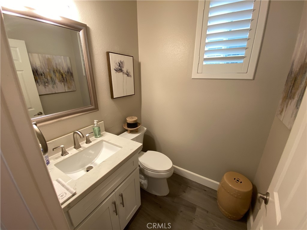 40116 Stowe Road Temecula, CA 92591 - Photo 7 of 32 Downstair Bathroom - 40116 Stowe Rd, Temecula