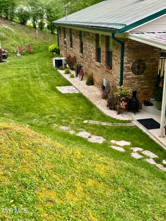 $235,000 | 478 Willow Tree Road, Ewing, VA 24248