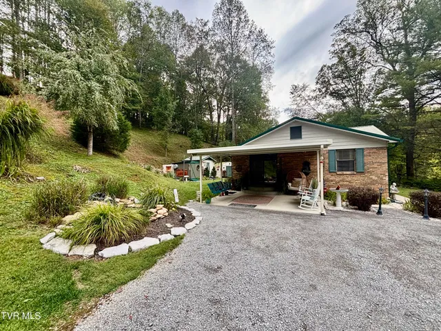 $249,900 | 478 Willow Tree Road, Ewing, VA 24248