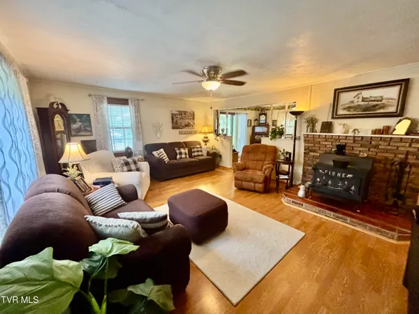 $235,000 | 478 Willow Tree Road, Ewing, VA 24248