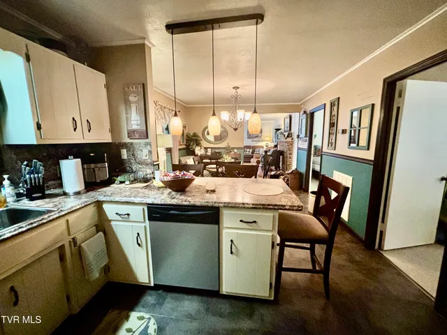 $249,900 | 478 Willow Tree Road, Ewing, VA 24248