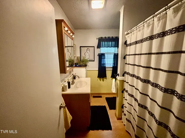 $249,900 | 478 Willow Tree Road, Ewing, VA 24248