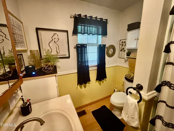 $235,000 | 478 Willow Tree Road, Ewing, VA 24248