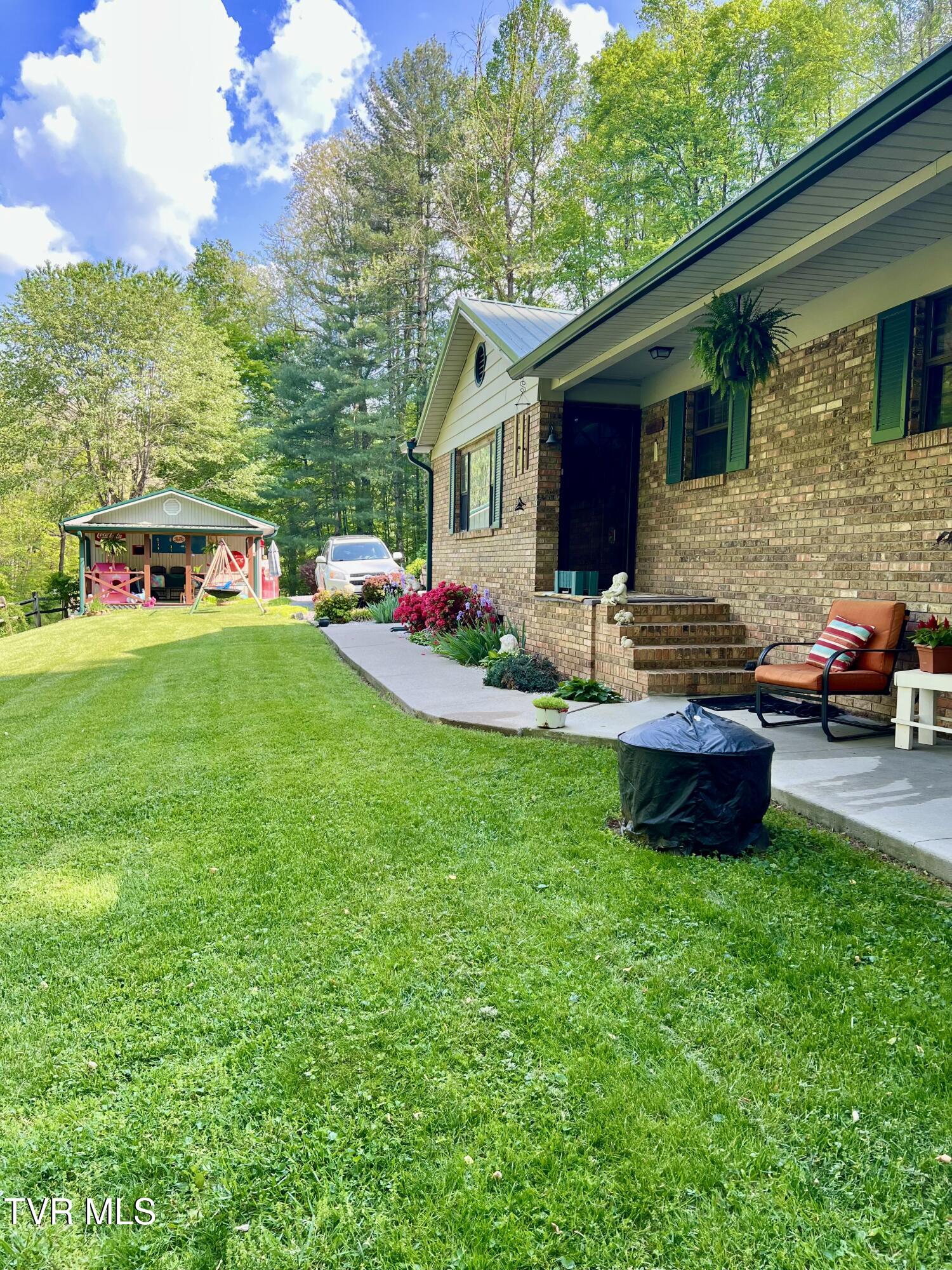 478 Willow Tree Road Ewing, VA 24248 - Photo 6 of 39 IMG_6102