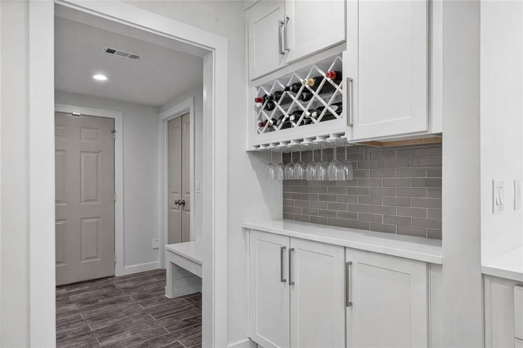 2353 Larchwood Road Southwest Atlanta, GA 30310 - Photo 7 of 32