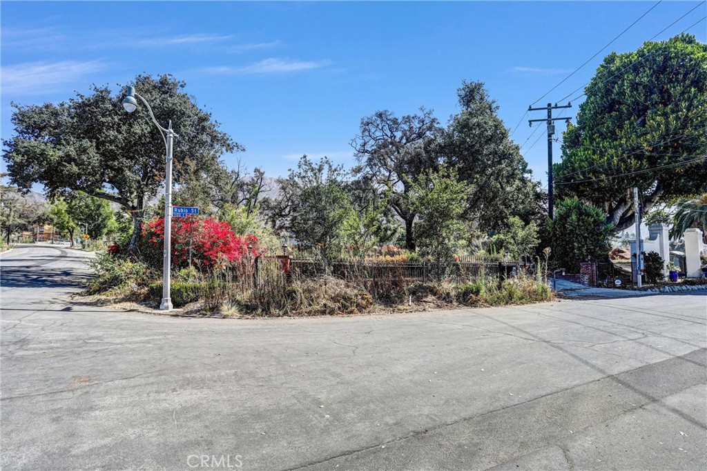 1085 Rubio Street Altadena, CA 91001 - Photo 3 of 49