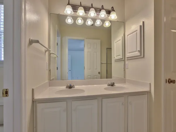 $2,250 | 3208 Castle Court, Tallahassee, FL 32309